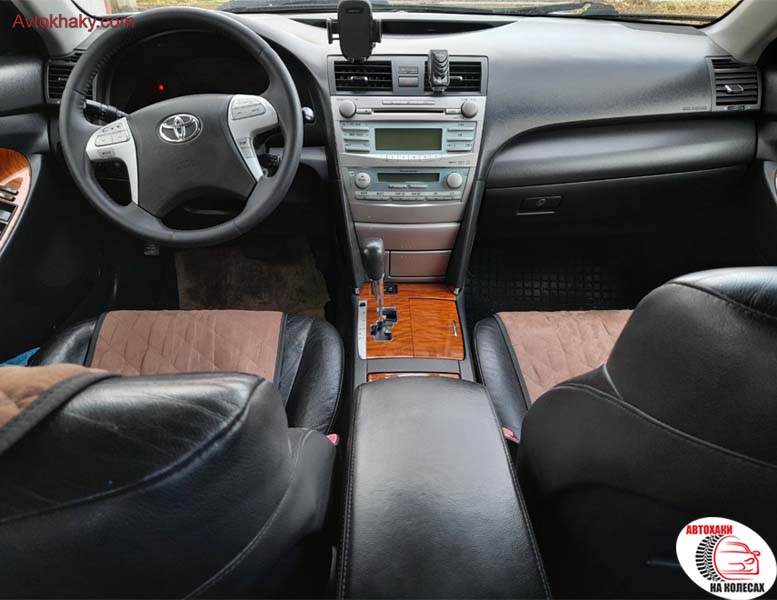 Інтерєр Camry 40