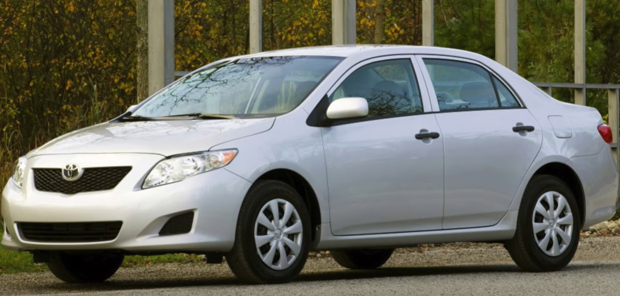 Детальніше про статтю Toyota Corolla (2006 – 2013 рік) Огляд характеристик короли з моторами: 1.3, 1.6, 1.8 л. В кузові E140/E150